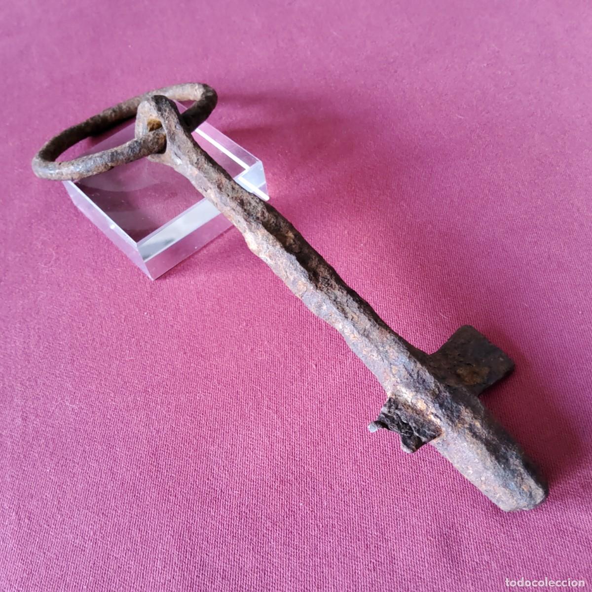 Antig&uuml;edades: ANTIGUA LLAVE MEDIEVAL DE HIERRO FORJADO - Foto 5