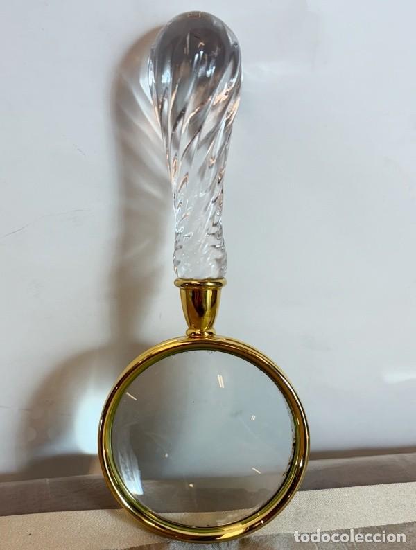Antig&uuml;edades: Lupa de mesa en metal dorado - Foto 4