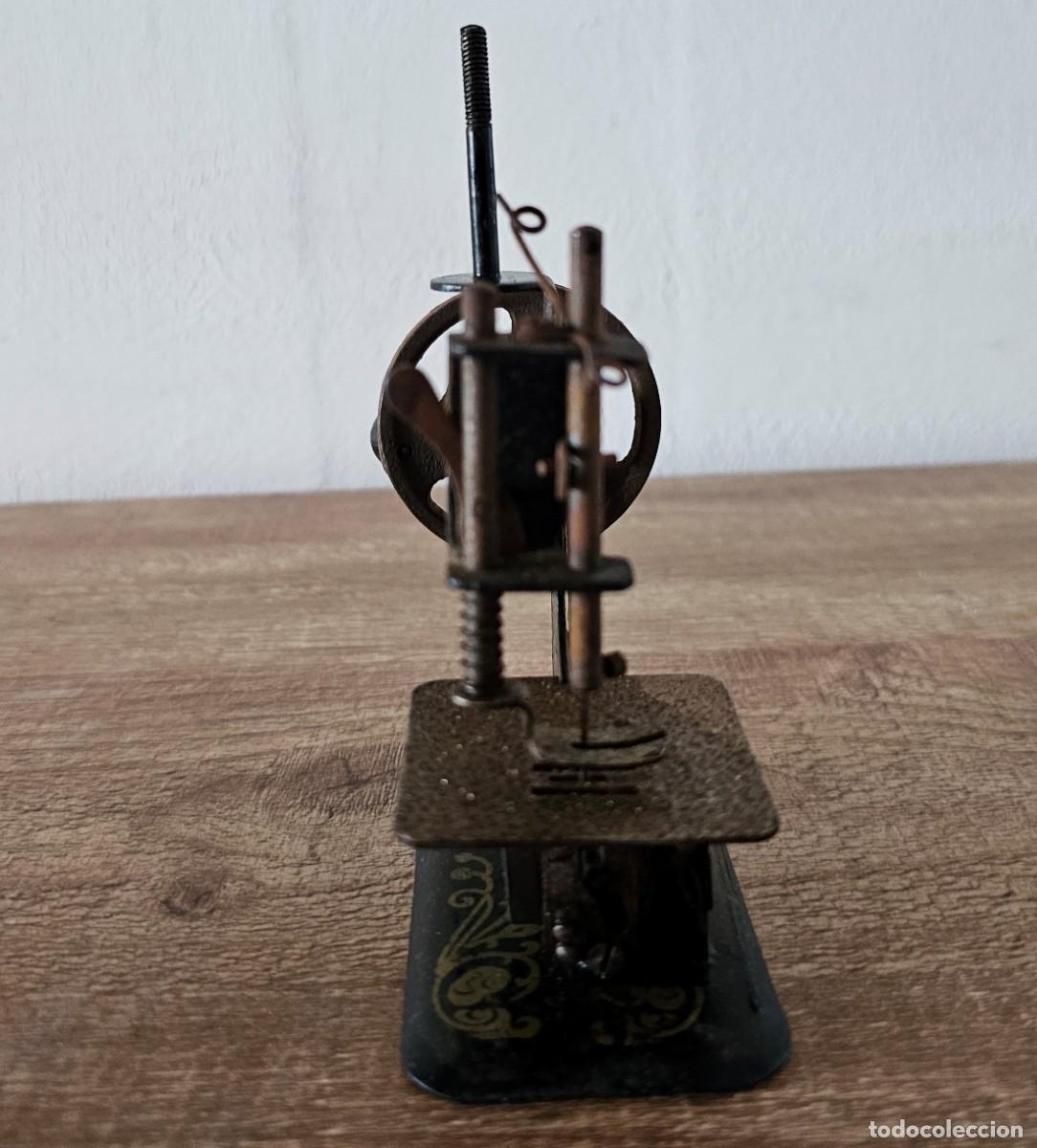 Antig&uuml;edades: PEQUE&Ntilde;A MAQUINA DE COSER MULLER - Foto 3