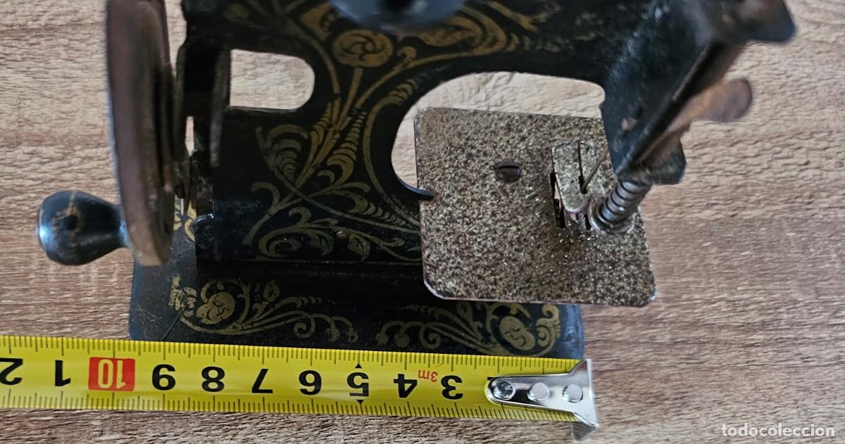 Antig&uuml;edades: PEQUE&Ntilde;A MAQUINA DE COSER MULLER - Foto 8