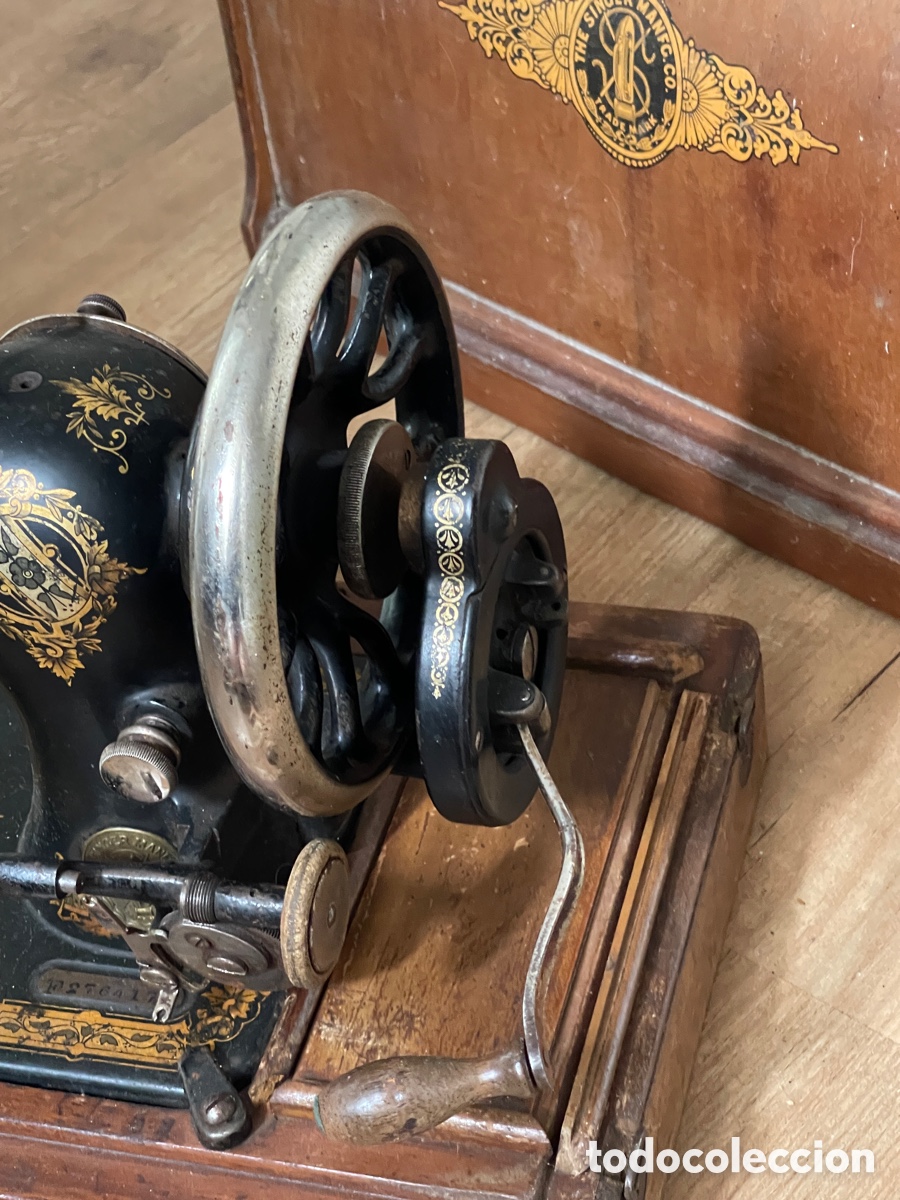 Antig&uuml;edades: M&aacute;quina Singer de manivela - Foto 3