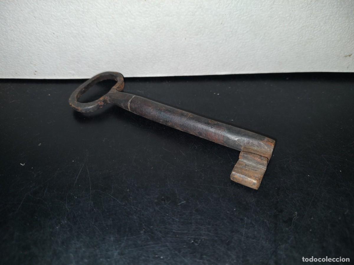 Antig&uuml;edades: A5- LLAVE ANTIGUA DE ACERO - 20S - Foto 1