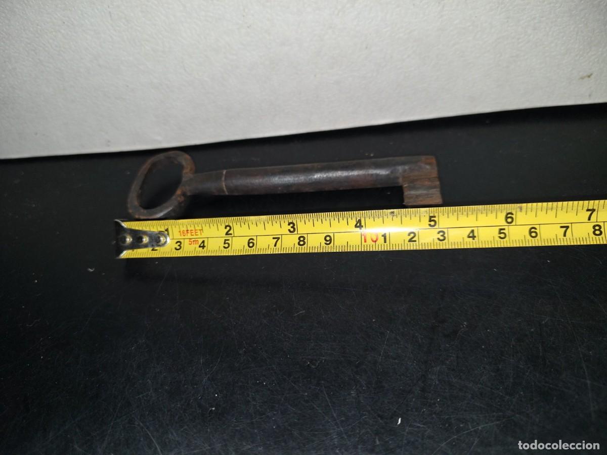 Antig&uuml;edades: A5- LLAVE ANTIGUA DE ACERO - 20S - Foto 3