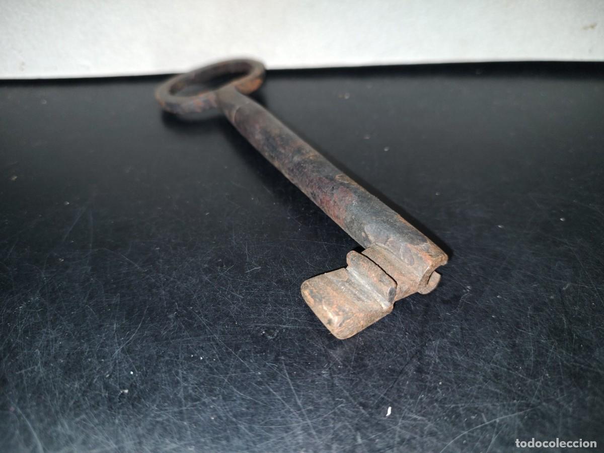 Antig&uuml;edades: A5- LLAVE ANTIGUA DE ACERO - 20S - Foto 4