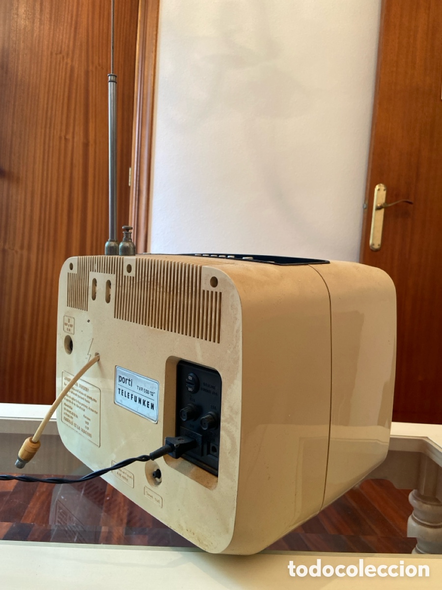 Antig&uuml;edades: Televisor Telefunken port&aacute;til 12&rdquo; - Foto 2