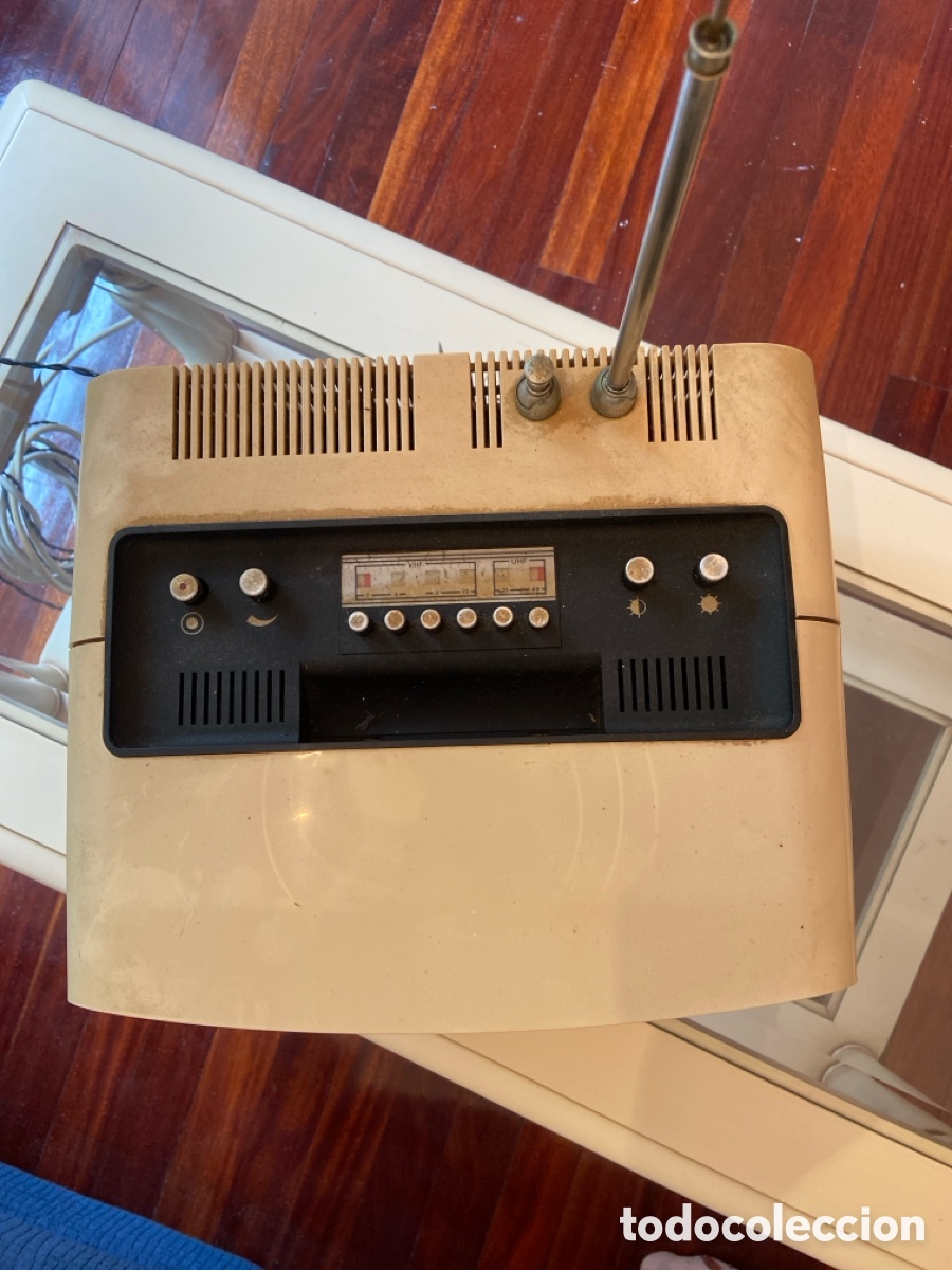 Antig&uuml;edades: Televisor Telefunken port&aacute;til 12&rdquo; - Foto 3