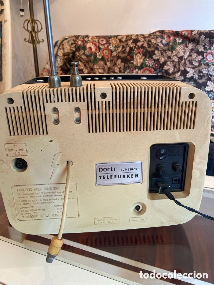 Antig&uuml;edades: Televisor Telefunken port&aacute;til 12&rdquo; - Foto 4