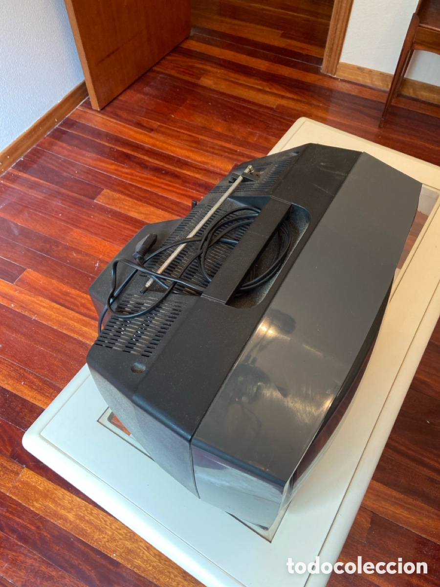 Antig&uuml;edades: Televisor Sanyo port&aacute;til 12&rdquo; - Foto 4