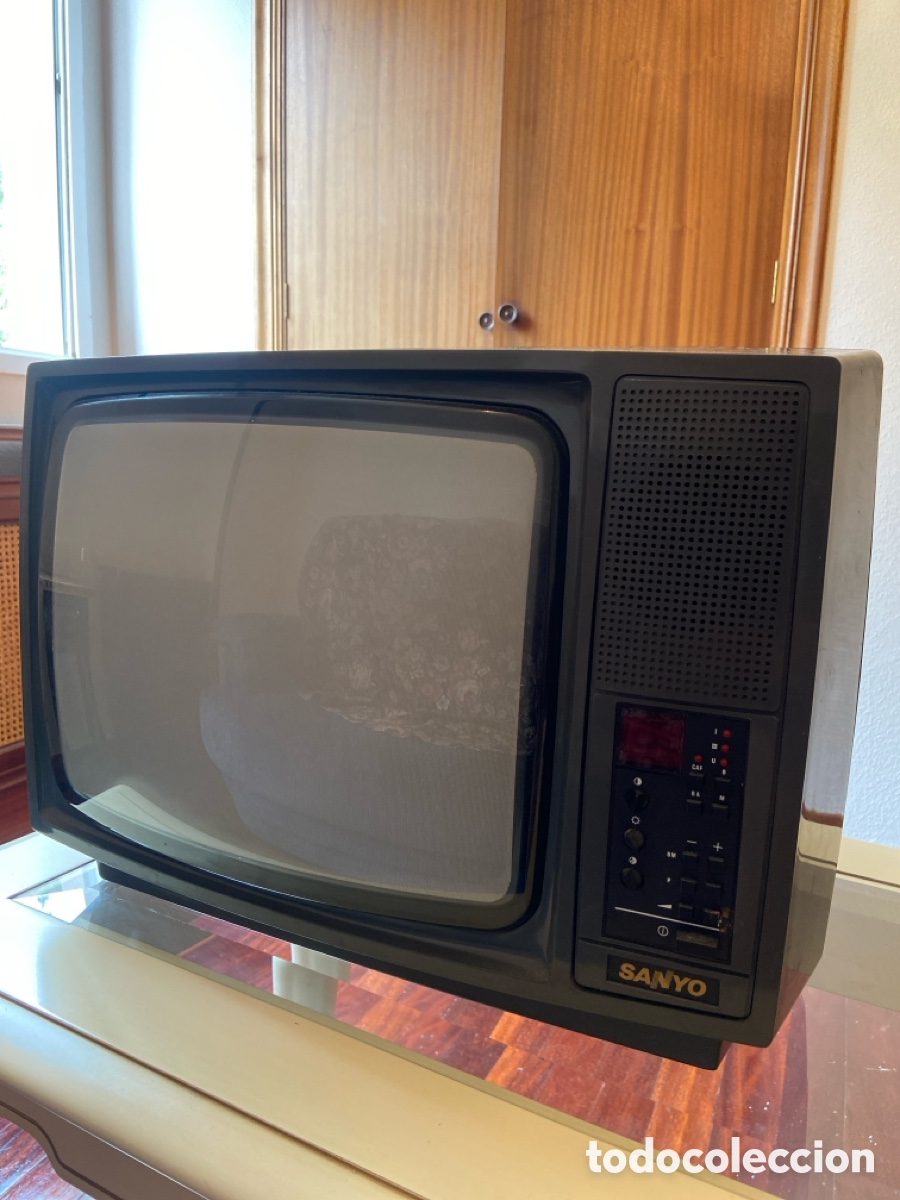Antig&uuml;edades: Televisor Sanyo port&aacute;til 12&rdquo; - Foto 1