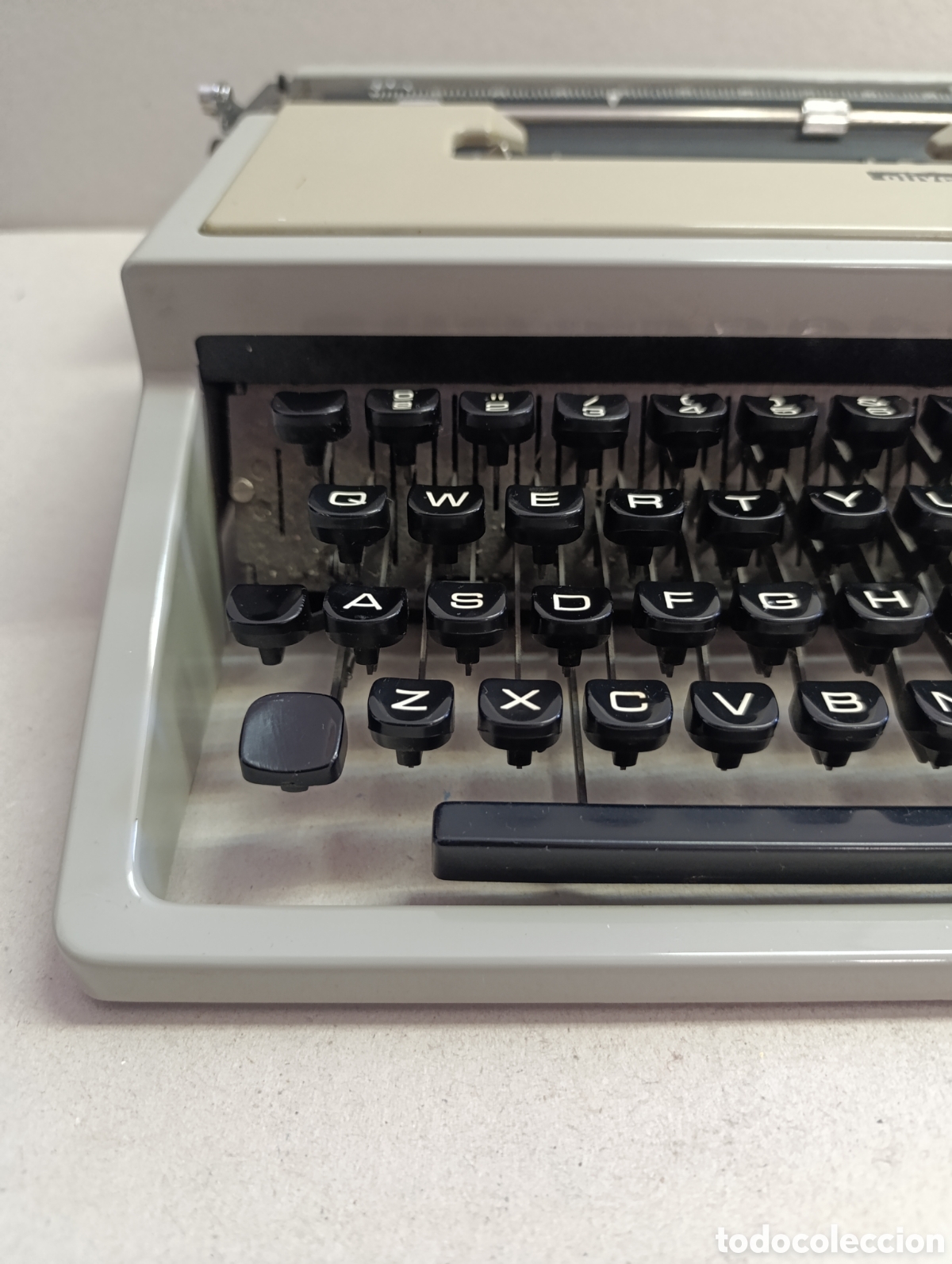 Antig&uuml;edades: MAQUINA DE ESCRIBIR OLIVETTI DORA. SPAIN. CON FUNDA. - Foto 9