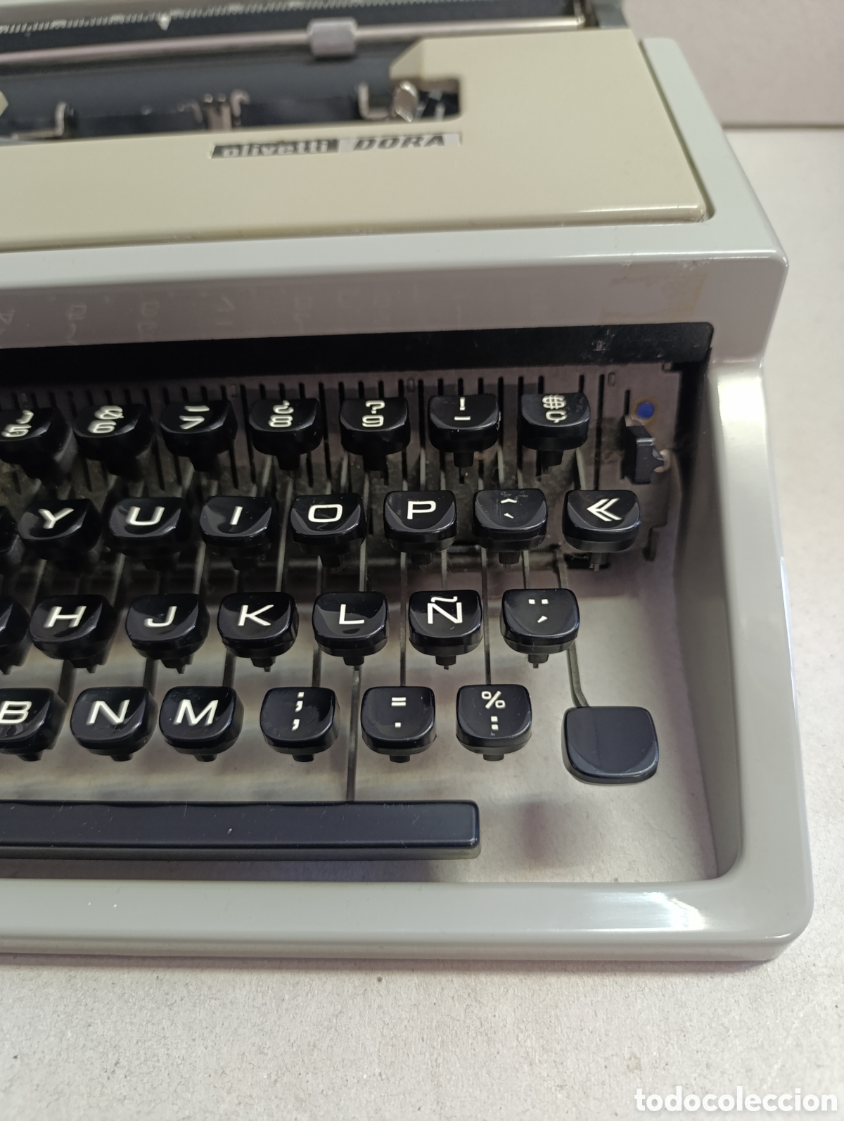 Antig&uuml;edades: MAQUINA DE ESCRIBIR OLIVETTI DORA. SPAIN. CON FUNDA. - Foto 10