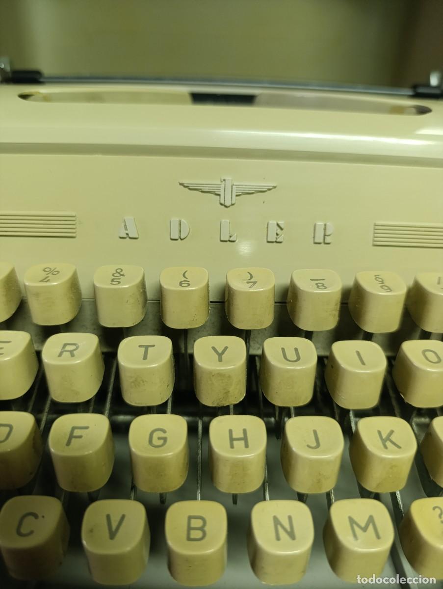 Antig&uuml;edades: M&aacute;quina de escribir antigua - Foto 6