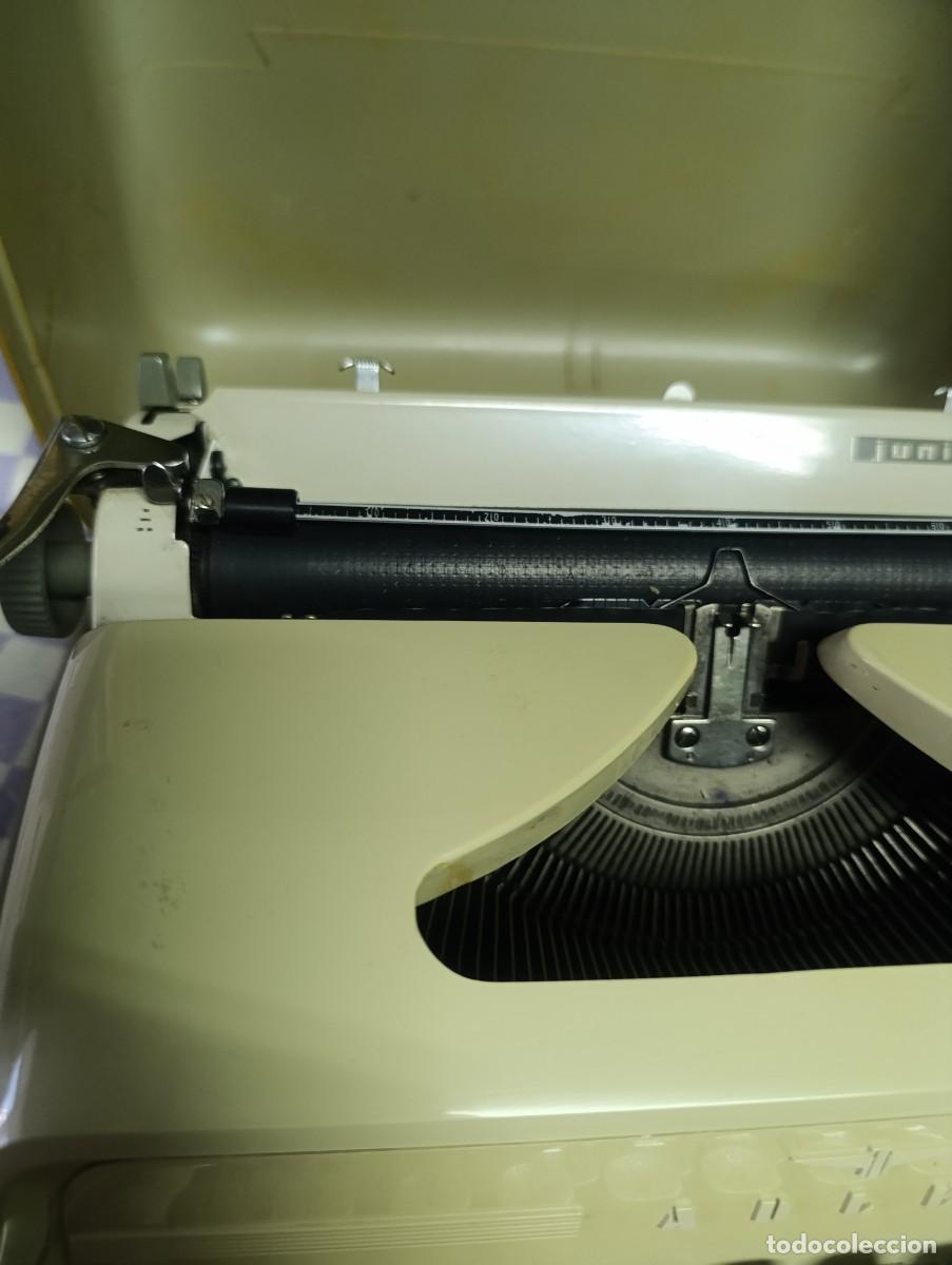 Antig&uuml;edades: M&aacute;quina de escribir antigua - Foto 8
