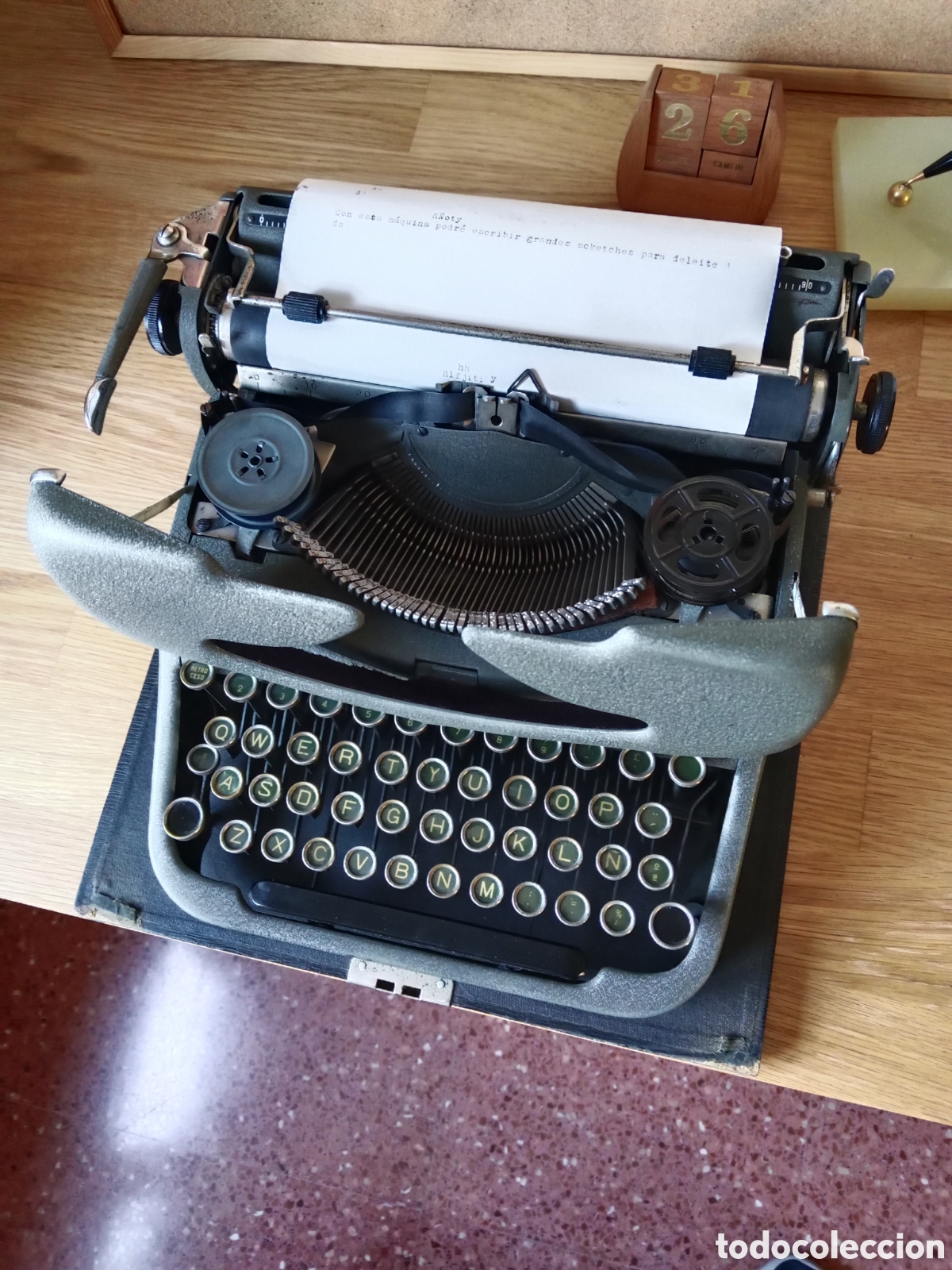 Antig&uuml;edades: M&aacute;quina de Escribir Regia Valencia - Foto 7
