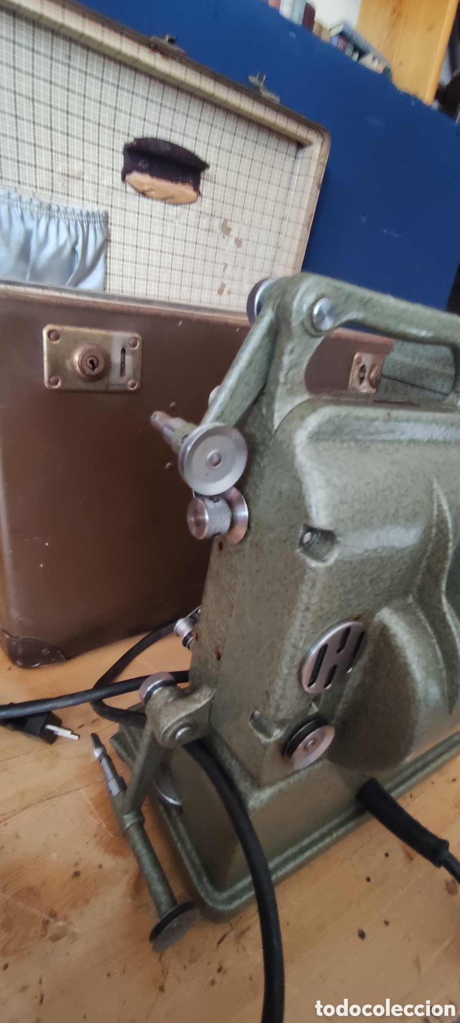 Antig&uuml;edades: Antiguo proyector Optilux - Foto 4