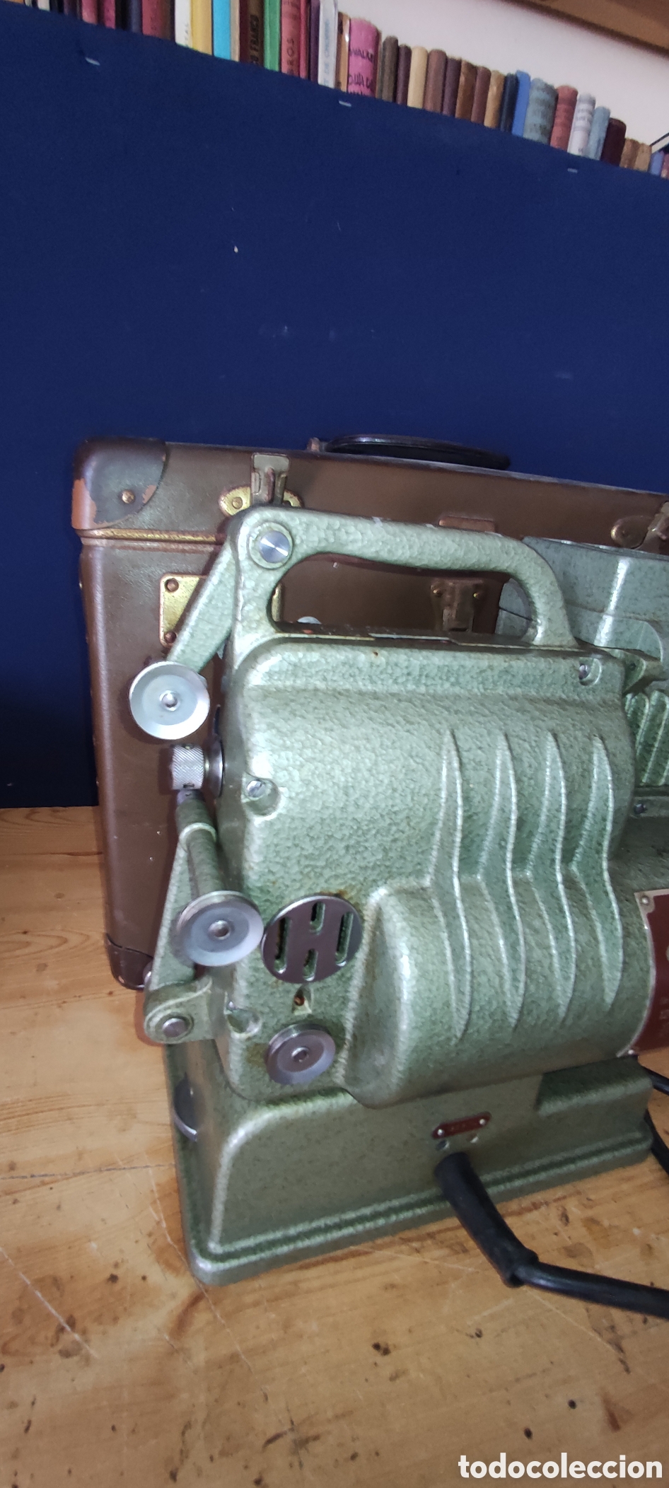Antig&uuml;edades: Antiguo proyector Optilux - Foto 12