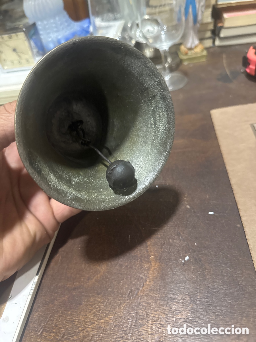 Antig&uuml;edades: Campana de bronce 10 cm de altura - Foto 3