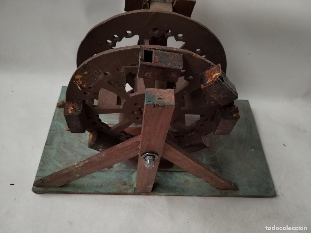 Antig&uuml;edades: noria artesanal casera de madera con motor - Foto 2