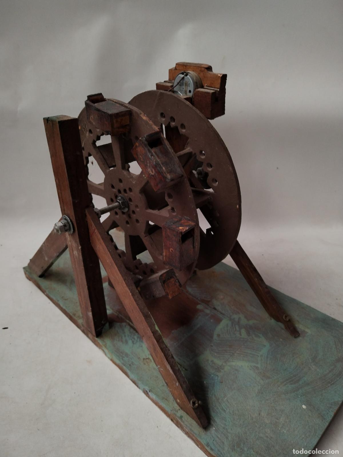 Antig&uuml;edades: noria artesanal casera de madera con motor - Foto 6