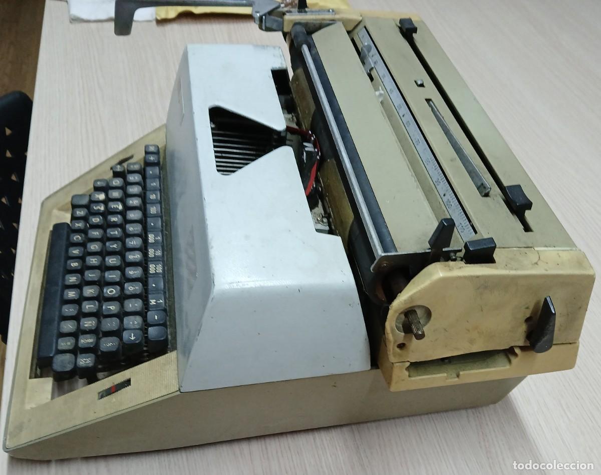 Antig&uuml;edades: Maquina escribir Optima - Foto 3