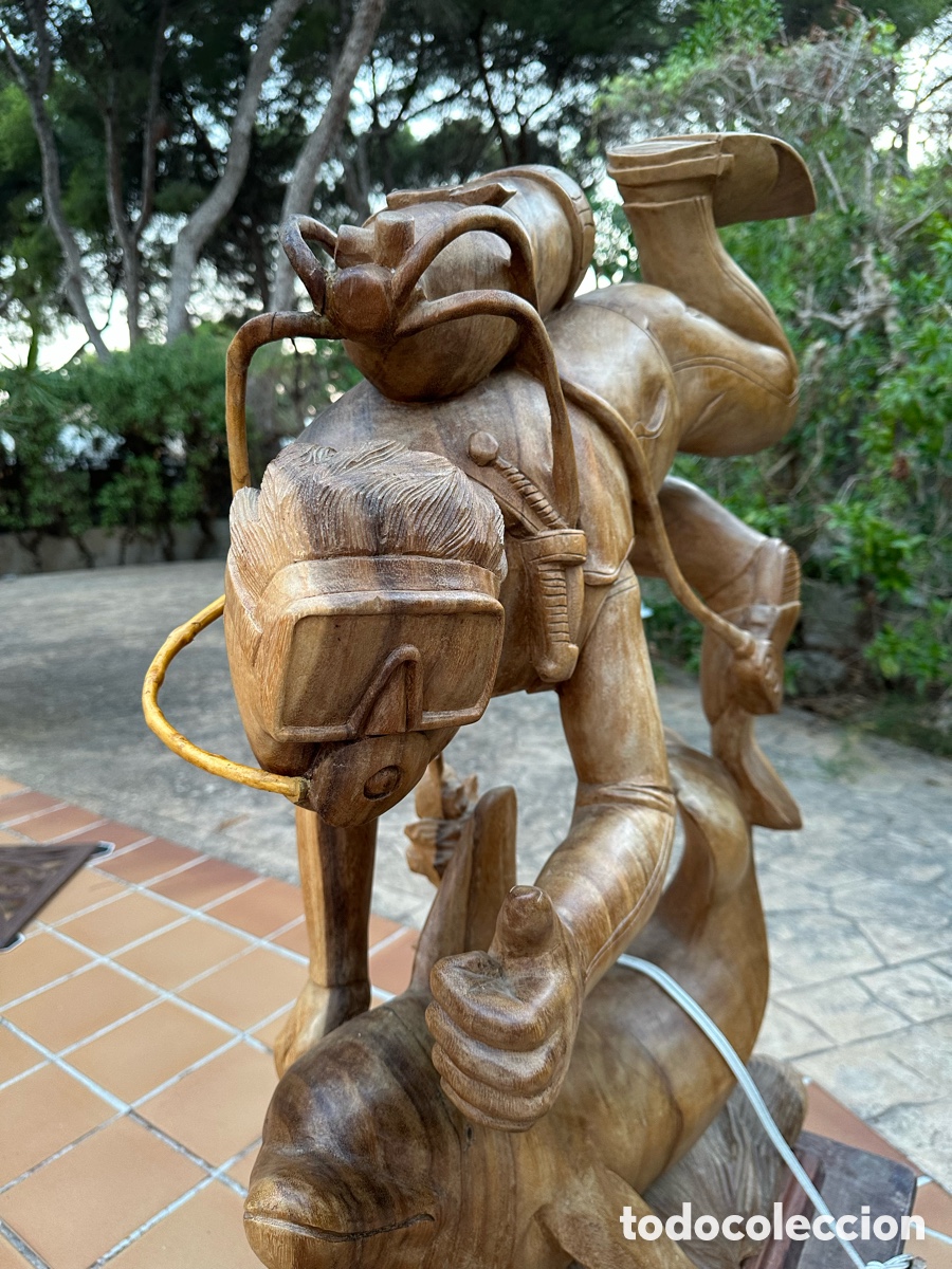 Antig&uuml;edades: Talla de madera maciza buceador y delfin . - Foto 3