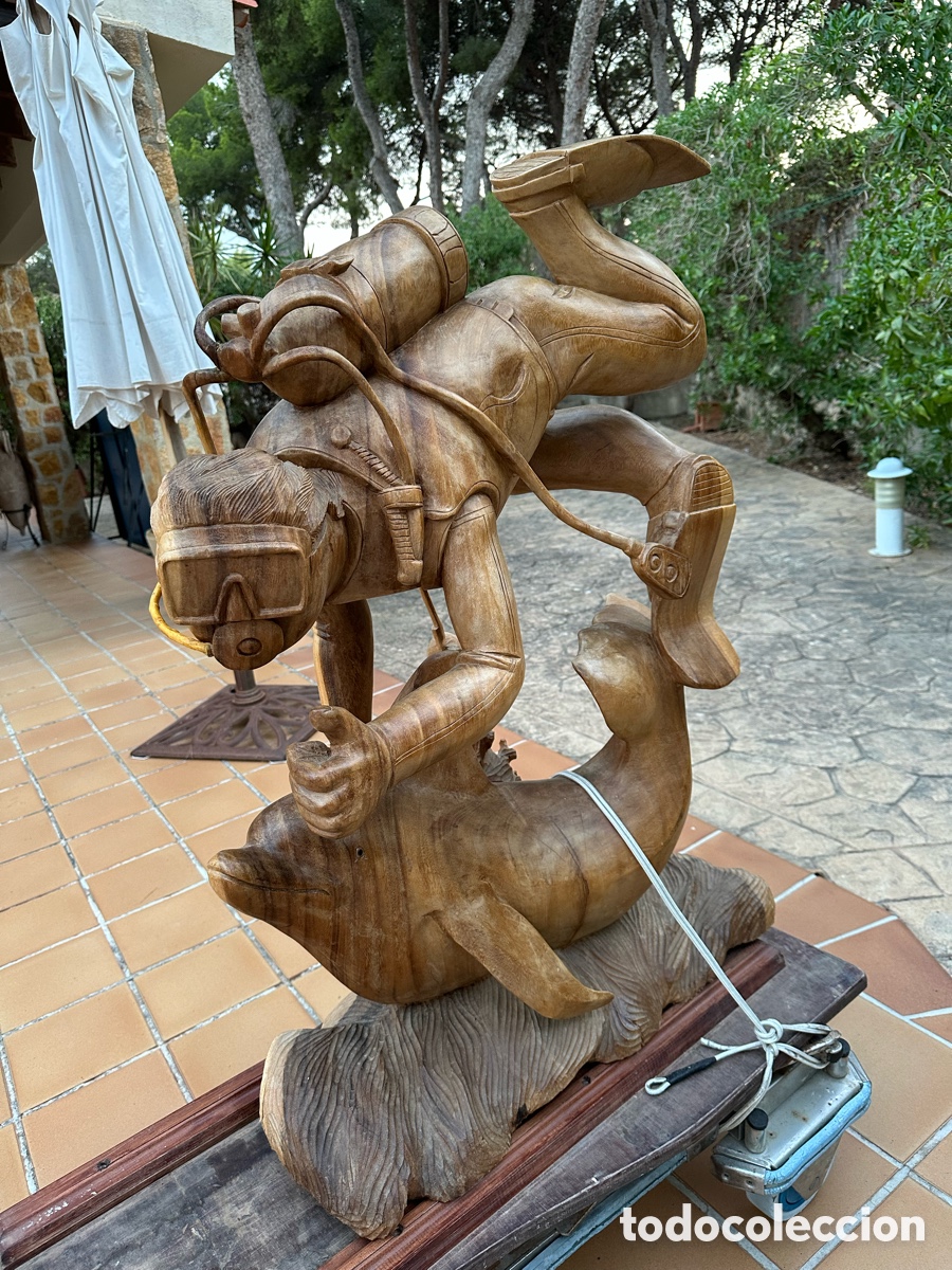Antig&uuml;edades: Talla de madera maciza buceador y delfin . - Foto 5