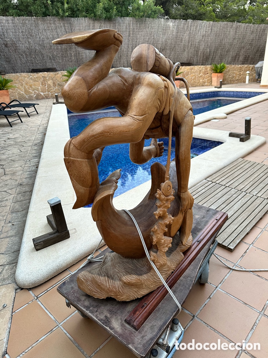Antig&uuml;edades: Talla de madera maciza buceador y delfin . - Foto 9