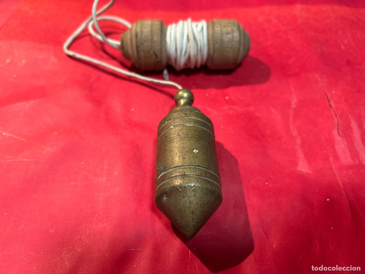 Antig&uuml;edades: Plomada pendulo de bronce, herramienta alba&ntilde;il - Foto 1