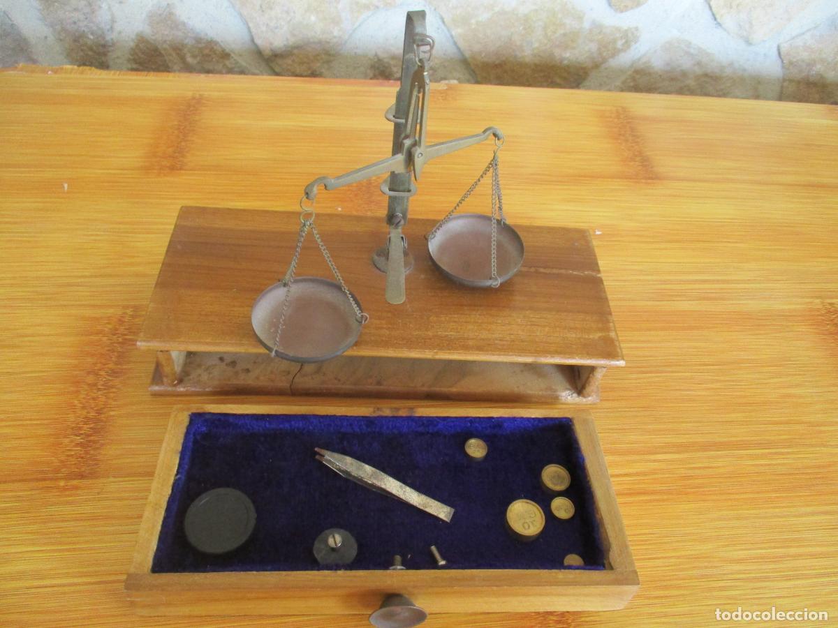 Antig&uuml;edades: PEQUE&Ntilde;A CASCULA CON CAJA - Foto 2