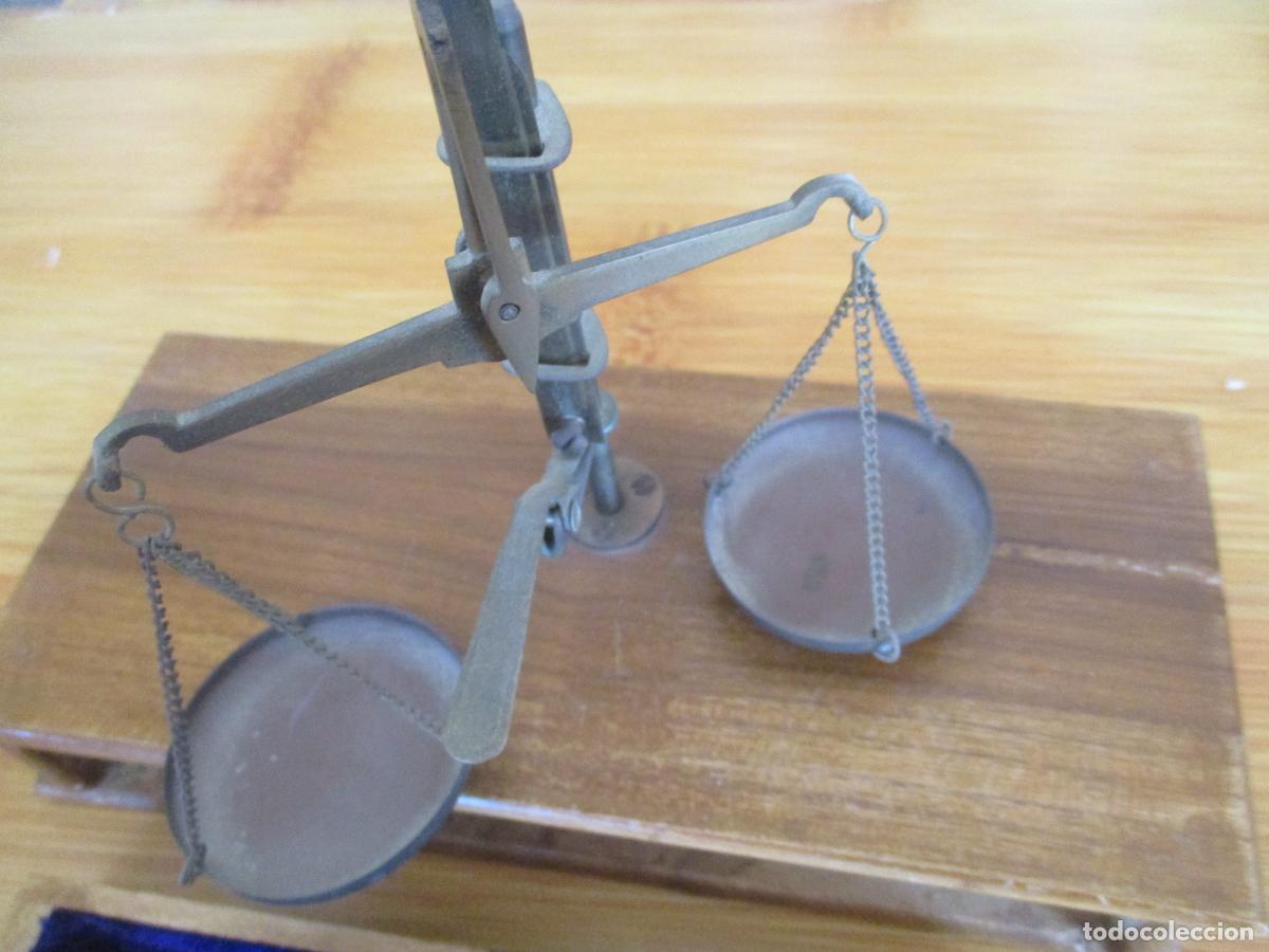 Antig&uuml;edades: PEQUE&Ntilde;A CASCULA CON CAJA - Foto 3