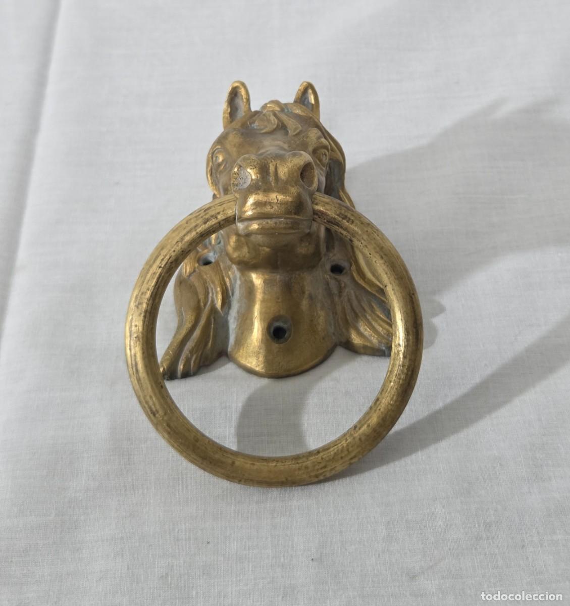 Antig&uuml;edades: Aldaba tirador de bronce, Caballo con argolla - Foto 2