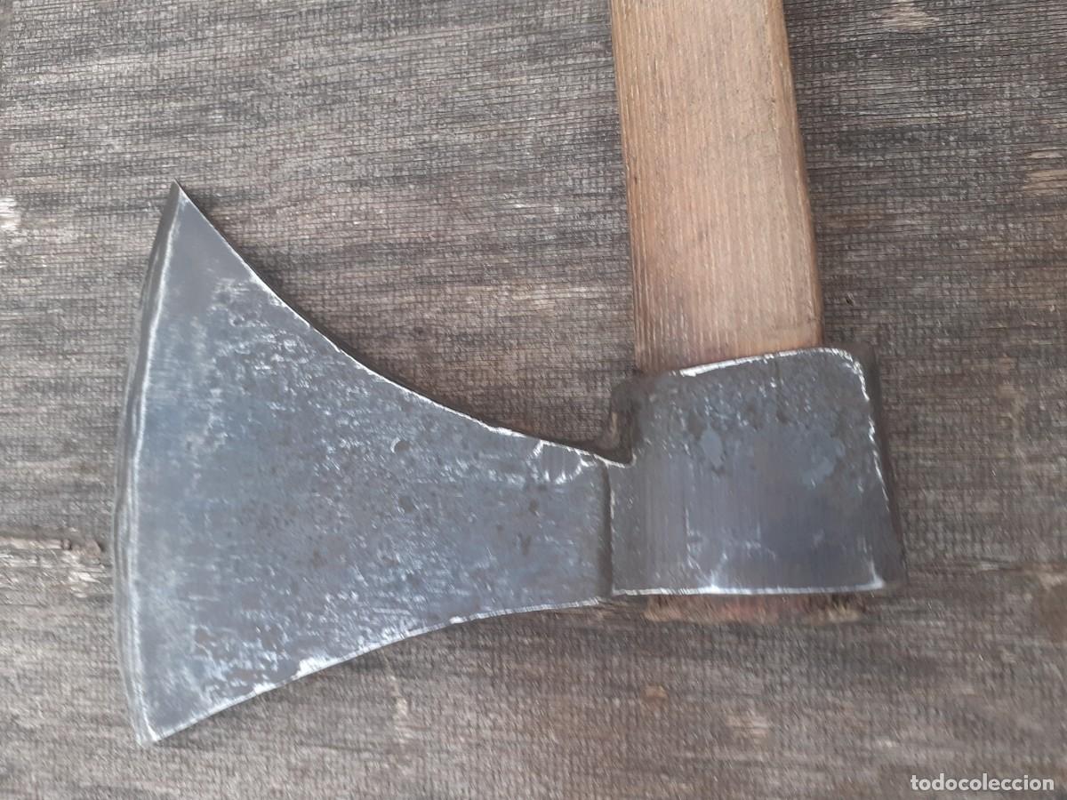 Antig&uuml;edades: Hacha con marca fabricante - Foto 3