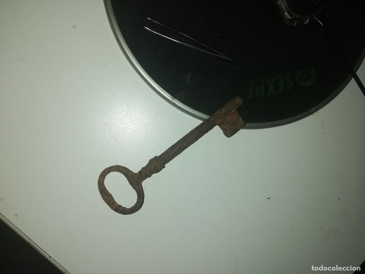 Antig&uuml;edades: Llave antigua de forja - Foto 2