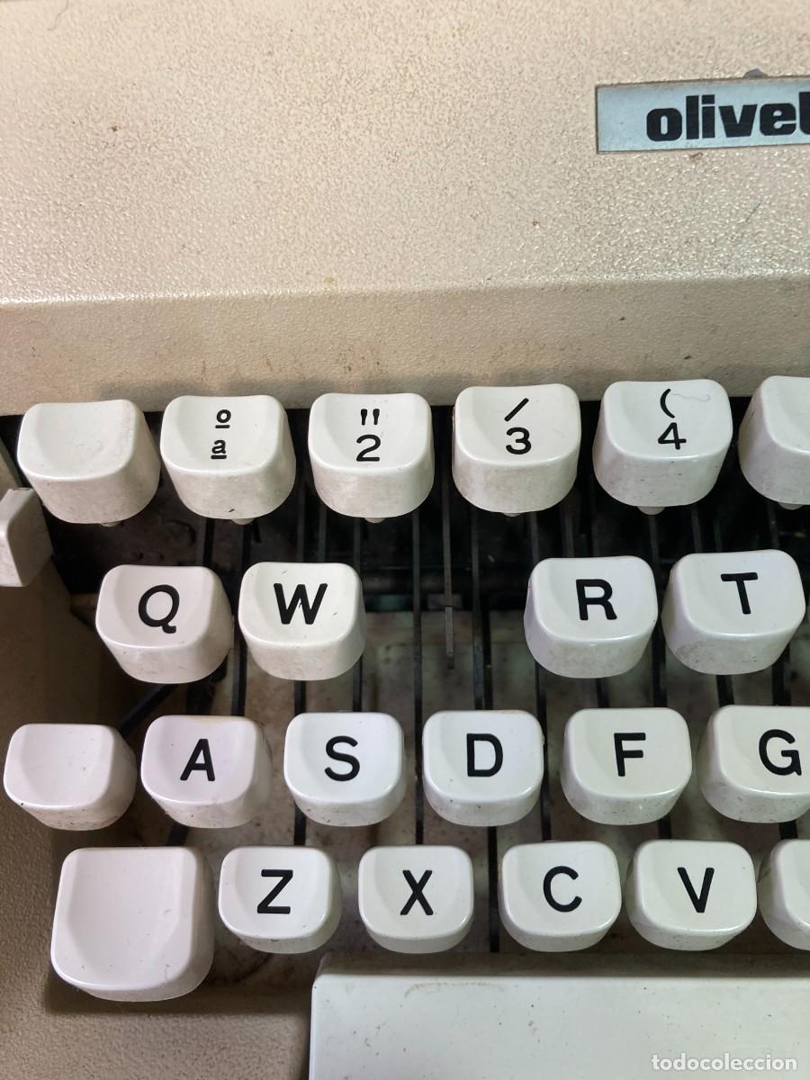 Antig&uuml;edades: M&aacute;quina de escribir Olivetti Lettera 35 - Foto 4