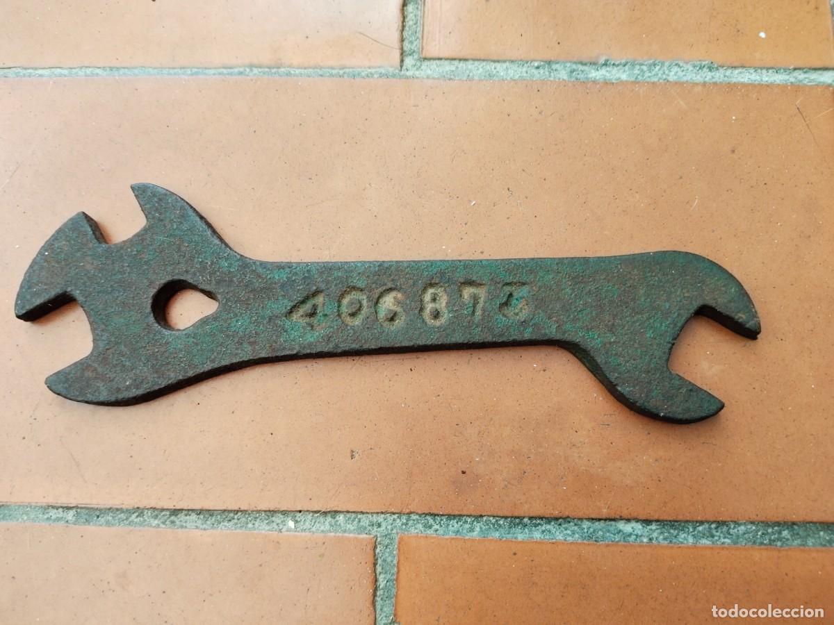 Antig&uuml;edades: Antigua llave inglesa numerada. - Foto 1