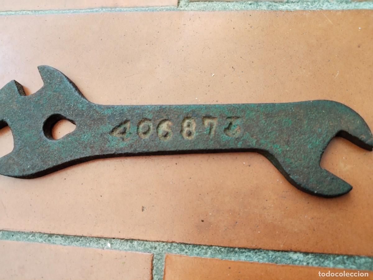 Antig&uuml;edades: Antigua llave inglesa numerada. - Foto 2
