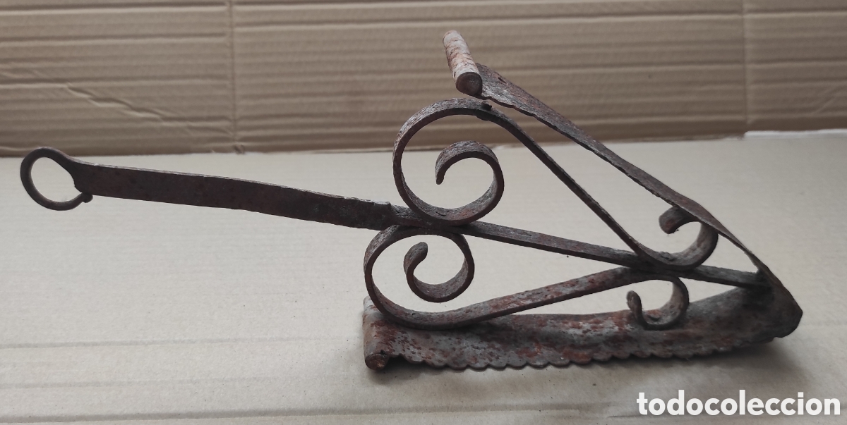Antig&uuml;edades: SOPORTE BASE PLANCHAS SIGLO XIX - FORJA - Foto 3
