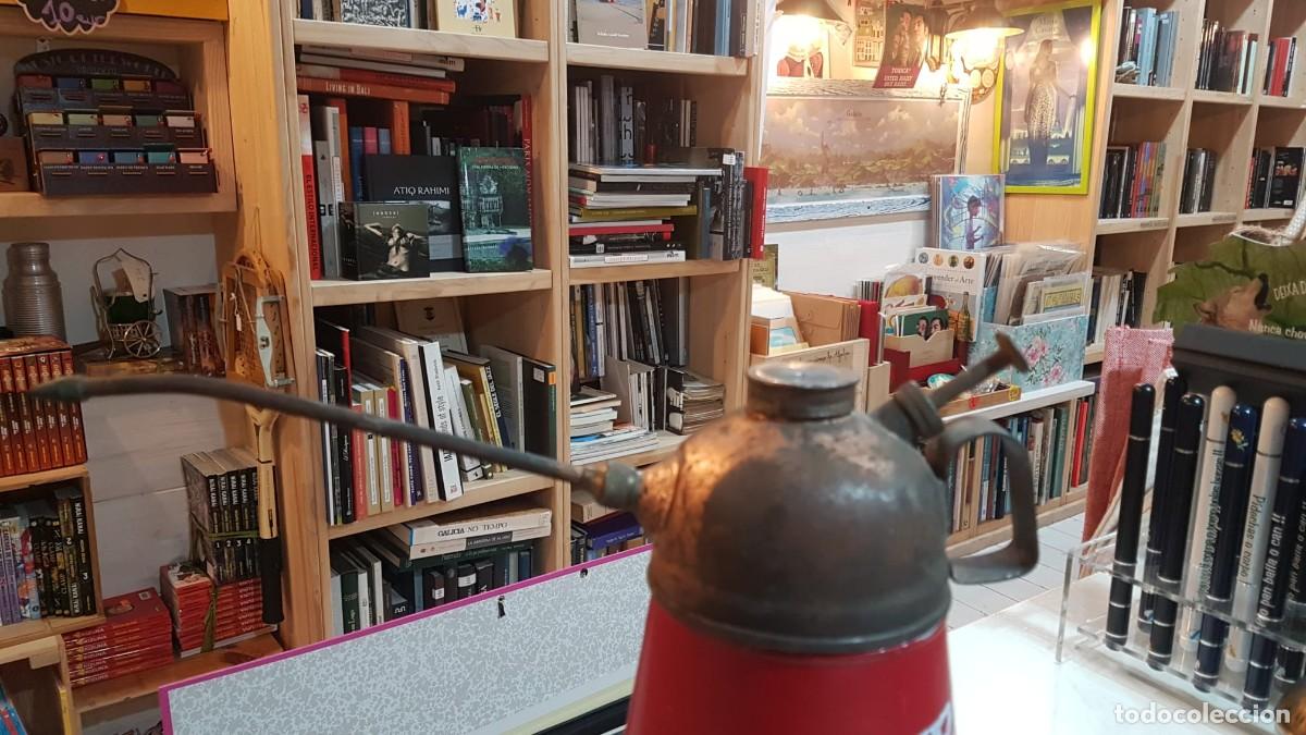Antig&uuml;edades: Aceitera taller antigua - Foto 1
