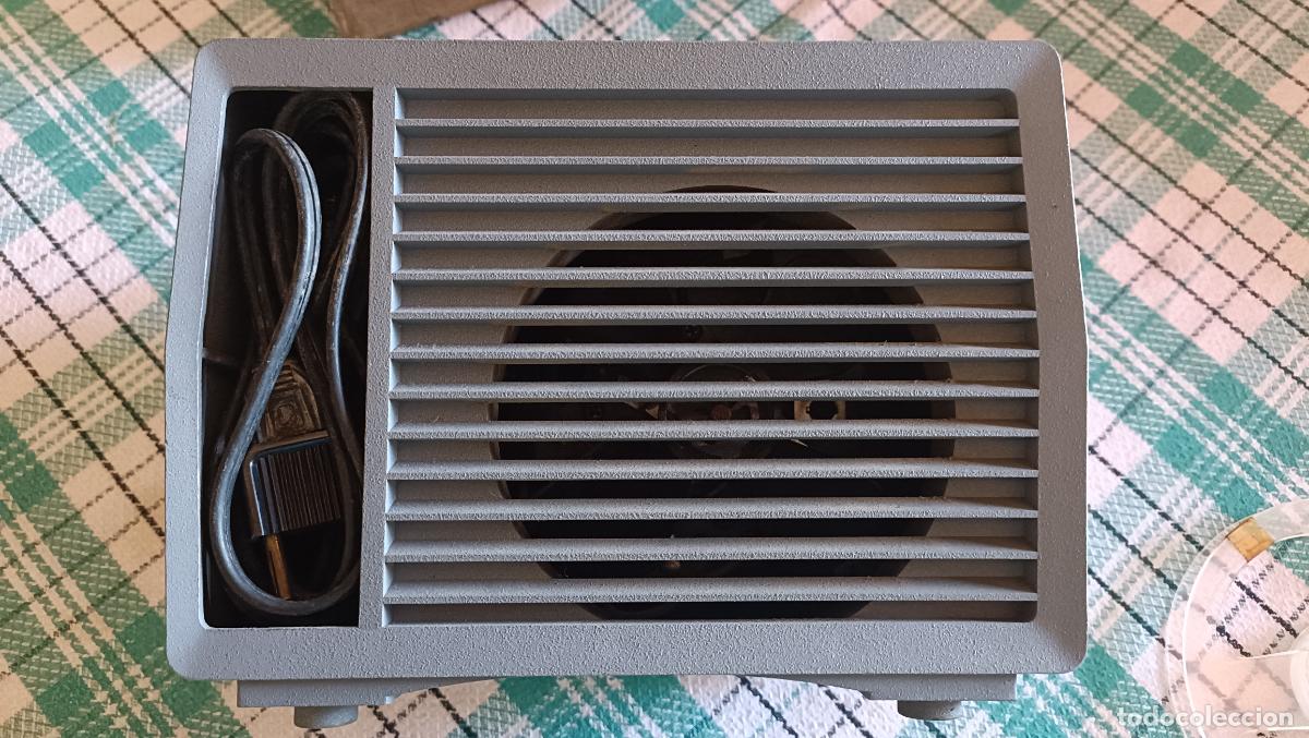 Antig&uuml;edades: PRECIOSO PROYECTOR DE 8 MM CON ESTUCHE - Foto 2