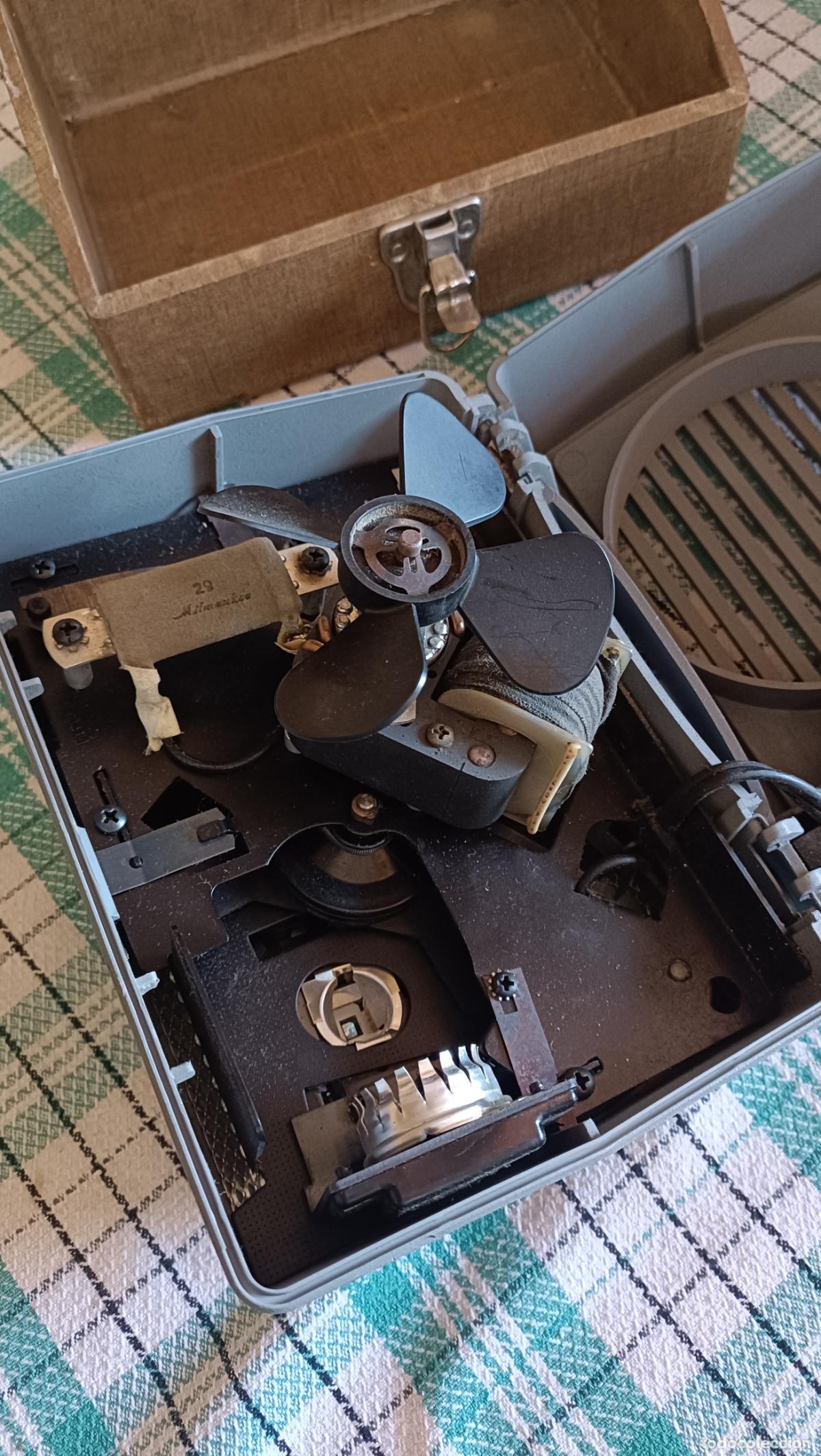 Antig&uuml;edades: PRECIOSO PROYECTOR DE 8 MM CON ESTUCHE - Foto 6
