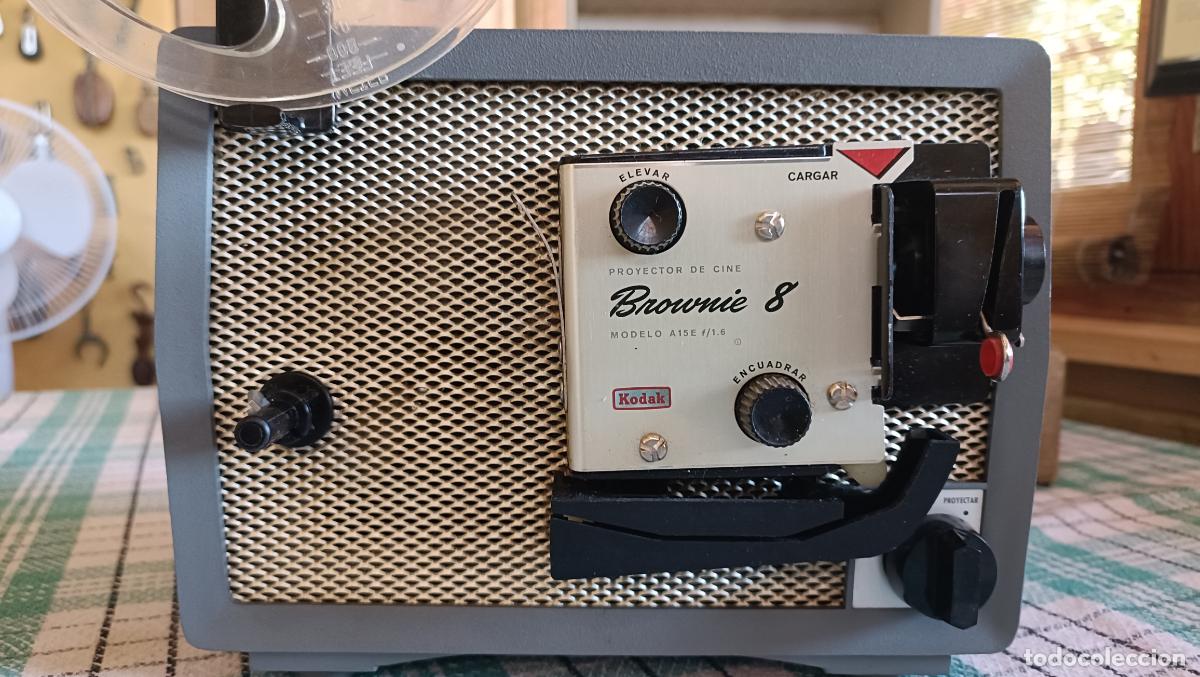 Antig&uuml;edades: PRECIOSO PROYECTOR DE 8 MM CON ESTUCHE - Foto 1