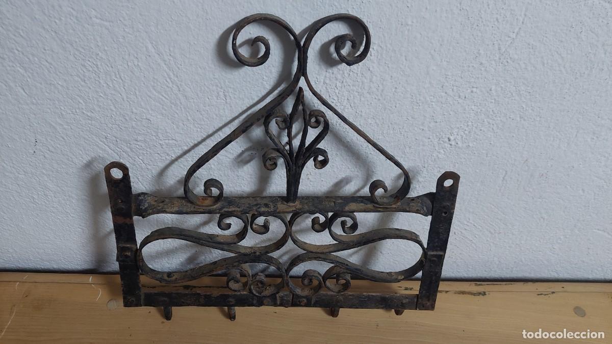 Antig&uuml;edades: Magn&iacute;fico cucharero de forja - Foto 3