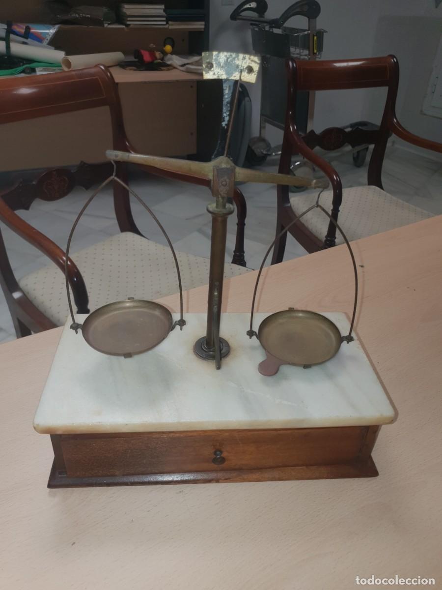 Antig&uuml;edades: Balanza farmacia completa - Foto 1