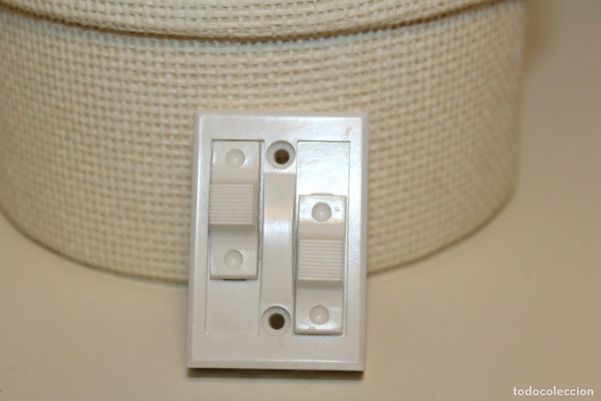 Antig&uuml;edades: ANTIGUO DOBLE INTERRUPTOR DE SUPERFICIE PLANO - Foto 1