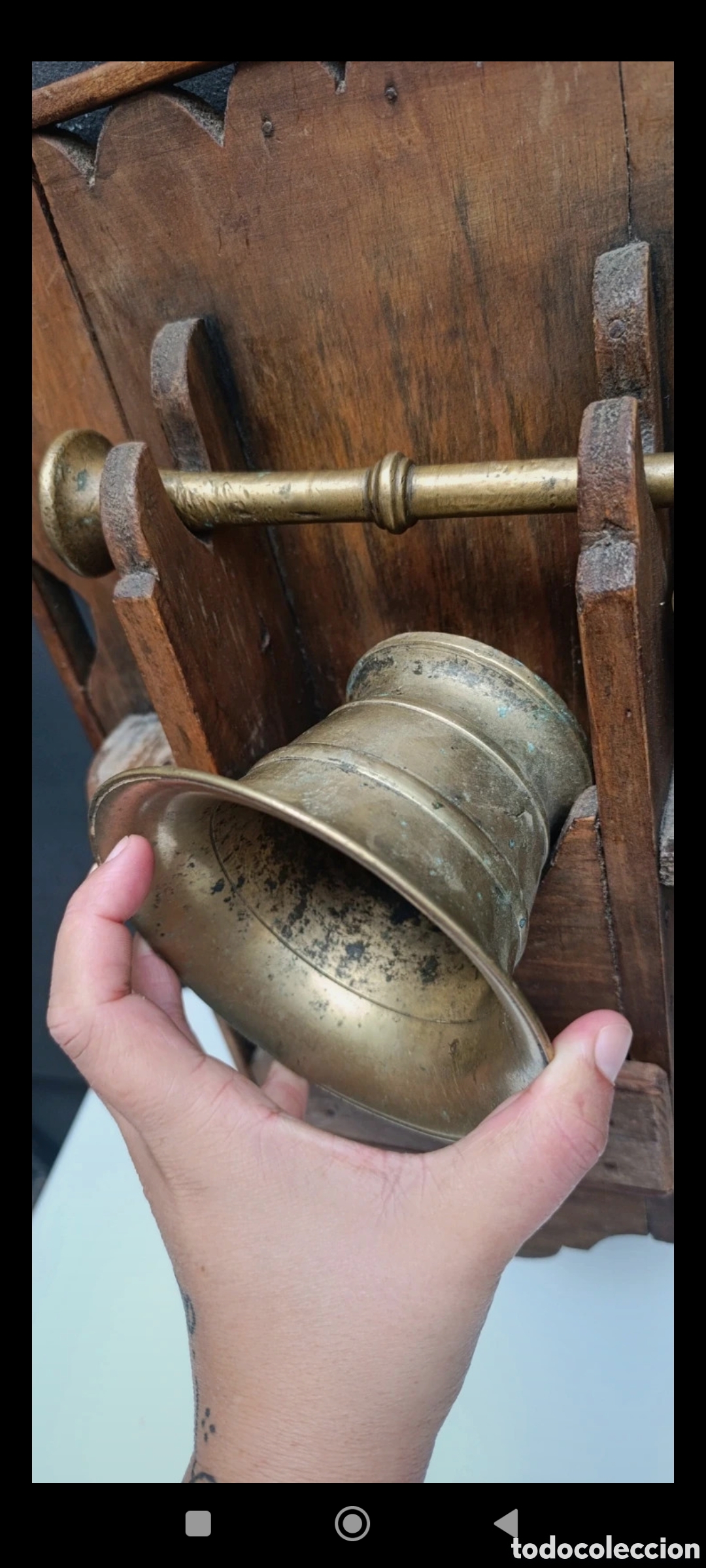 Antig&uuml;edades: Almirez en soporte de madera tallada - Foto 3