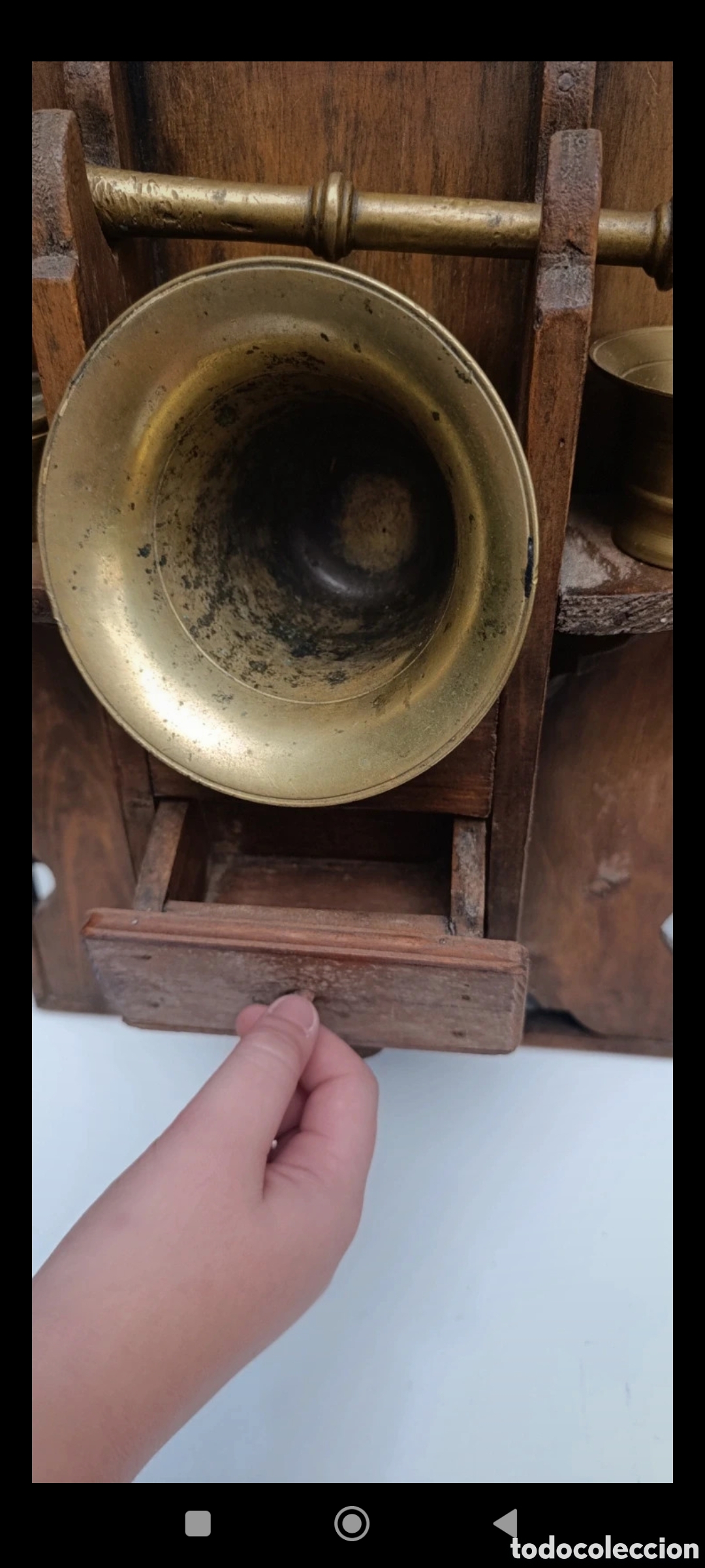 Antig&uuml;edades: Almirez en soporte de madera tallada - Foto 6