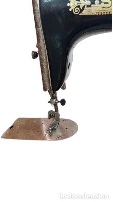Antig&uuml;edades: M&aacute;quina de coser antigua - Foto 5