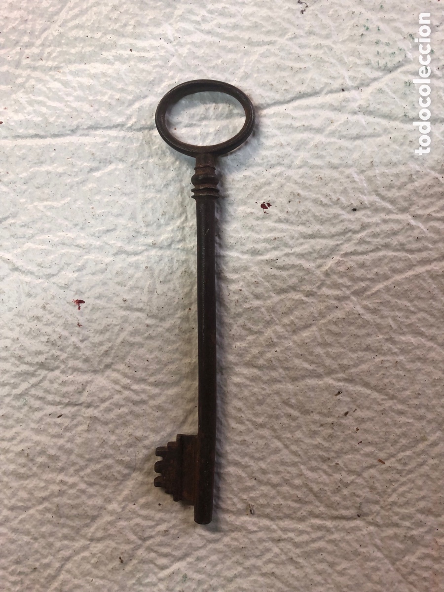 Antig&uuml;edades: Llave antigua de forja 13 cm de largo - Foto 1