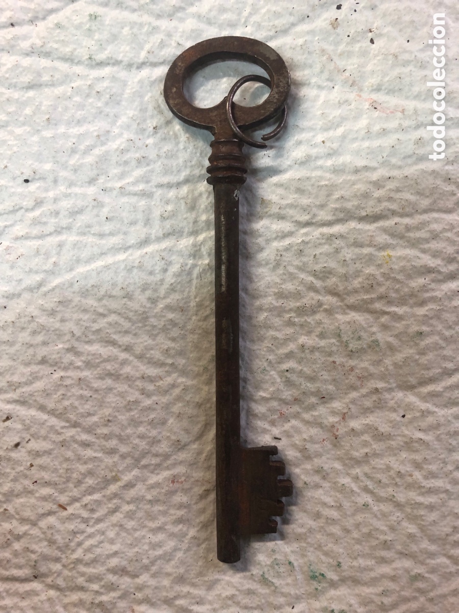 Antig&uuml;edades: Llave antigua de forja medida 11 cm - Foto 1