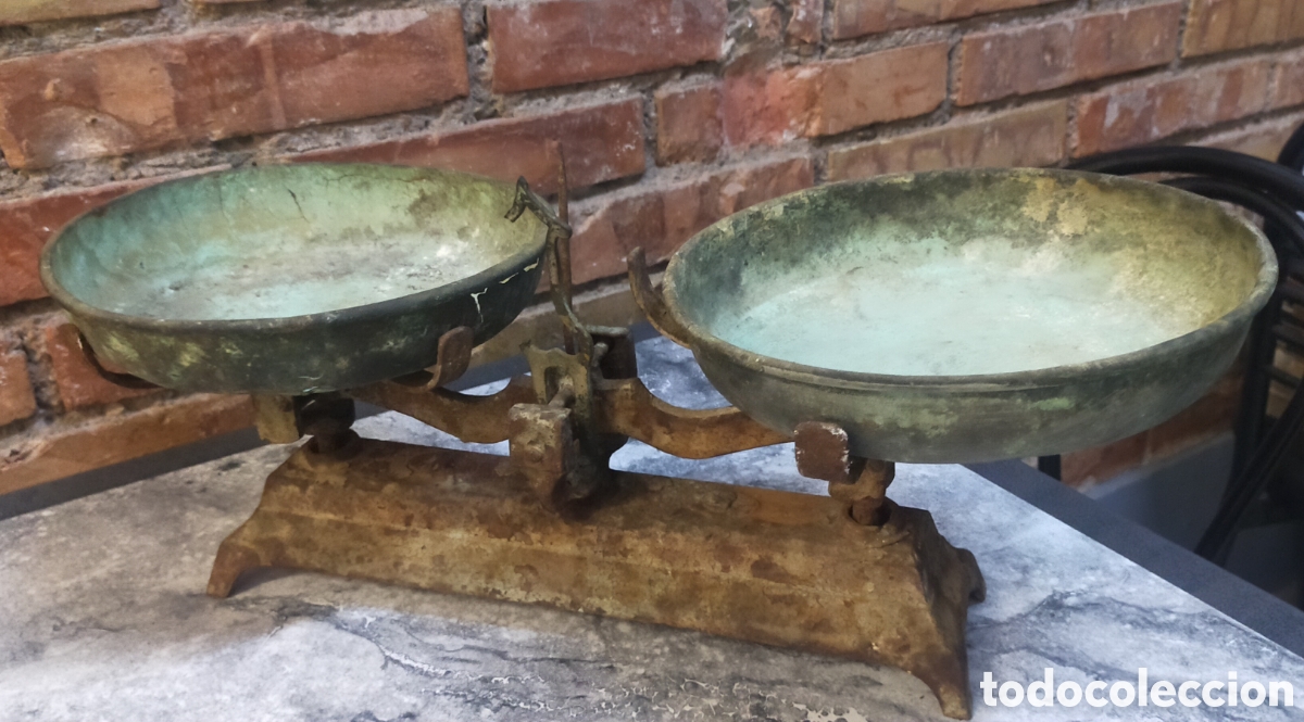 Antig&uuml;edades: B&aacute;scula antigua de bronce - Foto 6